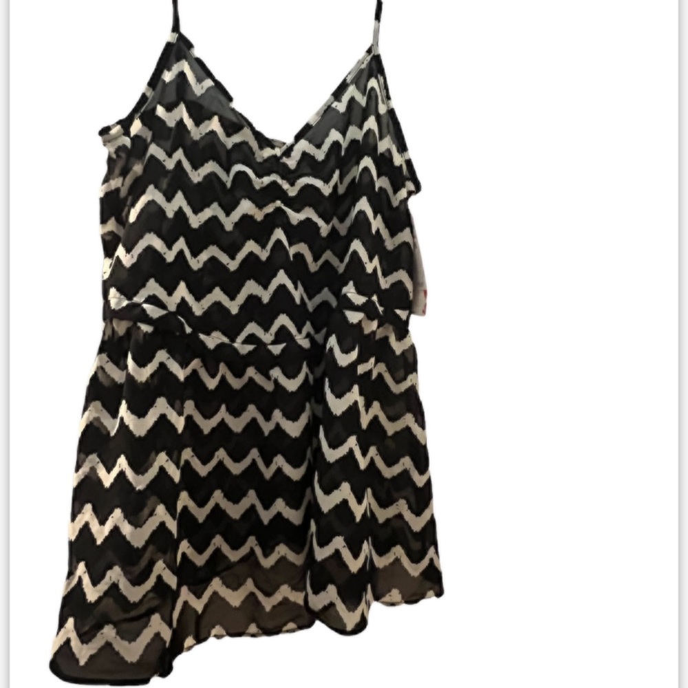 Wild Pearl brand new nwt black and cream flowy cami style shirt